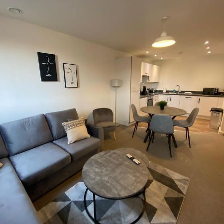 2 Bedroom, 2 Bathroom Modern Apartment Close To Ocean Village, Free Parking, Single Or Double Beds 사우샘프턴 외부 사진