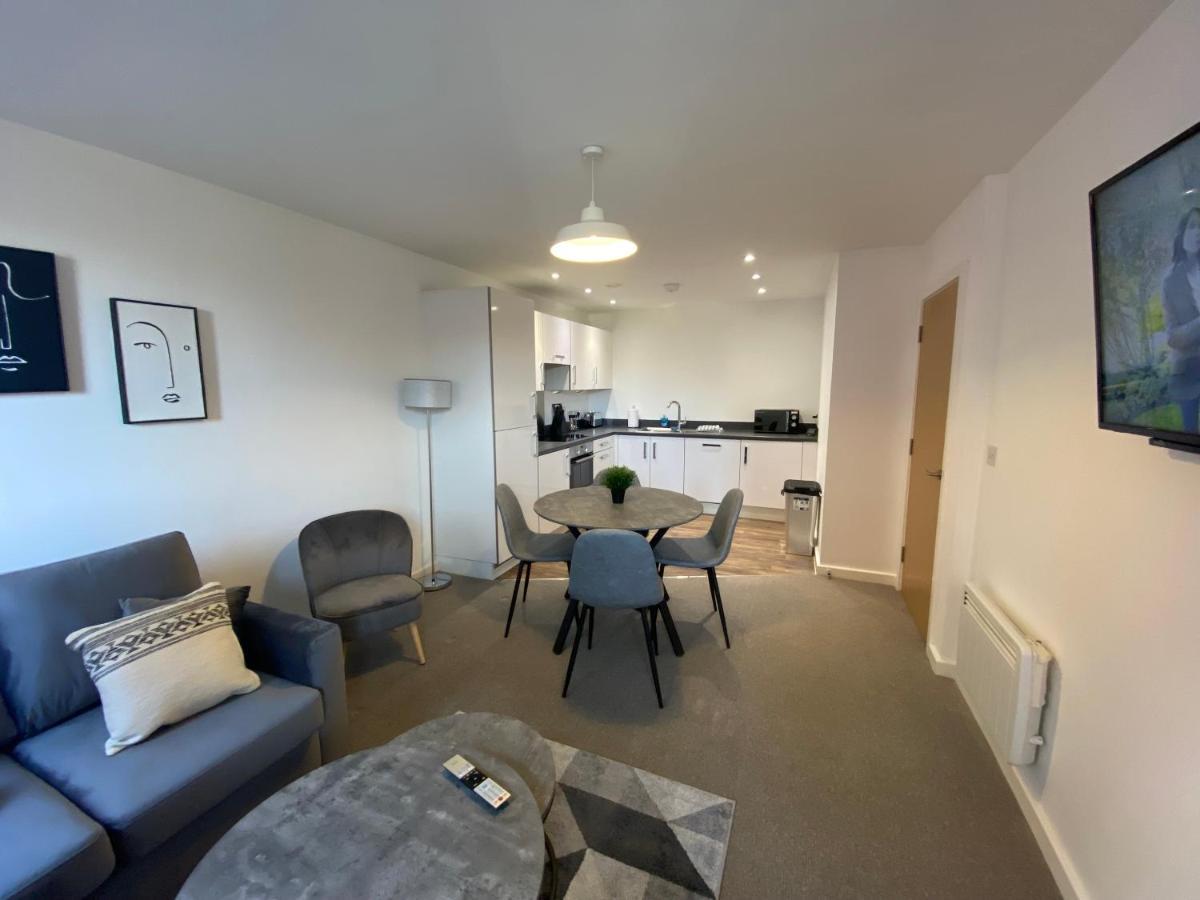 2 Bedroom, 2 Bathroom Modern Apartment Close To Ocean Village, Free Parking, Single Or Double Beds 사우샘프턴 외부 사진