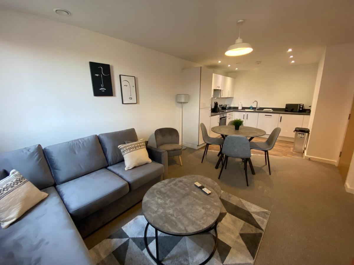 2 Bedroom, 2 Bathroom Modern Apartment Close To Ocean Village, Free Parking, Single Or Double Beds 사우샘프턴 외부 사진